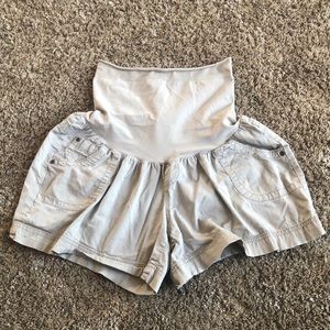 Motherhood maternity shorts size XL.